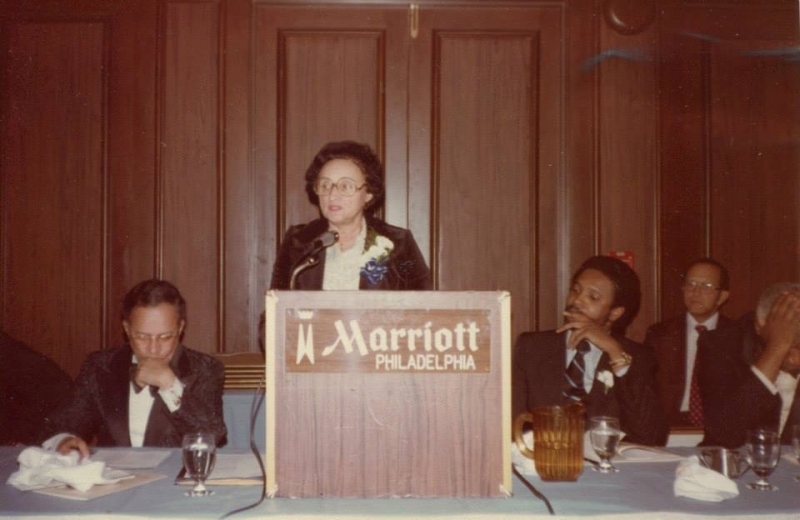 Speaker addressing a university dinner at the Marriott Philadelphia